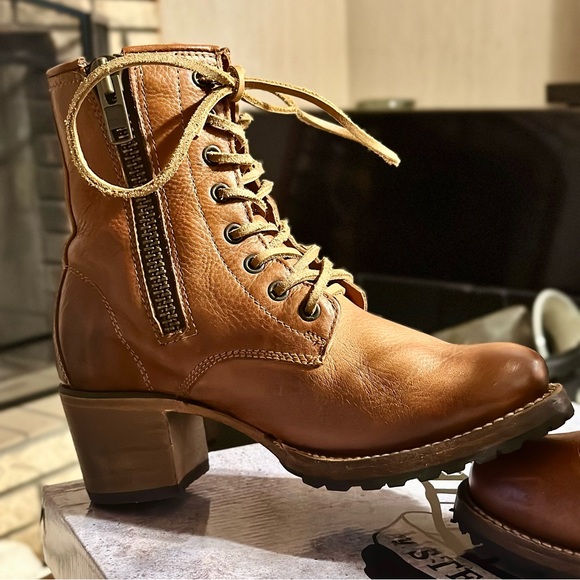 Freebird by Steven “Cavalier” Leather Lace-Up Zip Ankle Boots Size 7 (Tan) - Picture 3 of 9